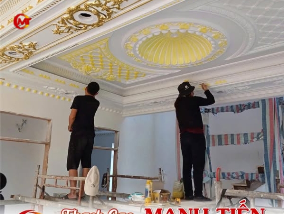 Trần Thạch Cao Tân Cổ Điển Dát Vàng Đẹp, Sang Trọng